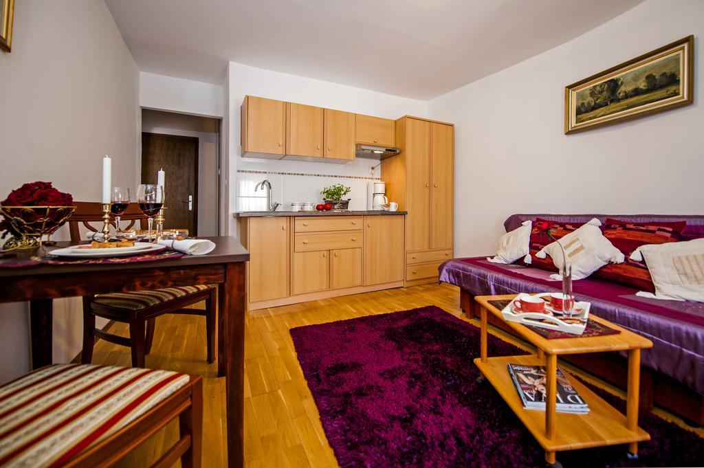 Apartment Main Street Carera Rovigno Esterno foto