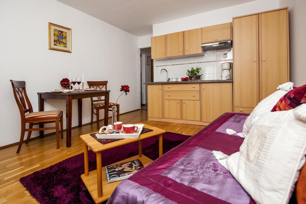Apartment Main Street Carera Rovigno Esterno foto