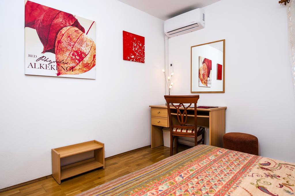 Apartment Main Street Carera Rovigno Esterno foto